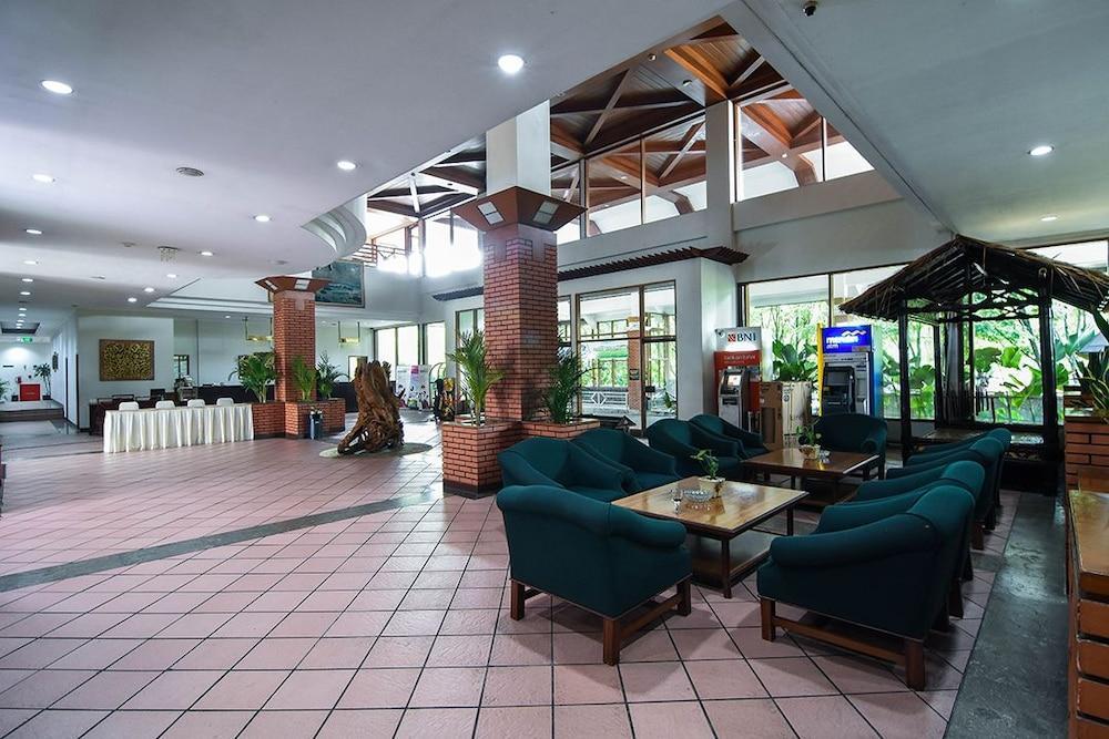 Bandung Giri Gahana Golf&Resort Jatinangor Exterior foto